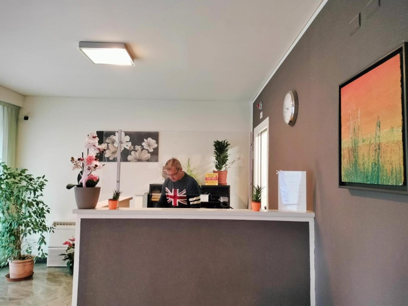 Residence Igea Rimini Ngoại thất bức ảnh